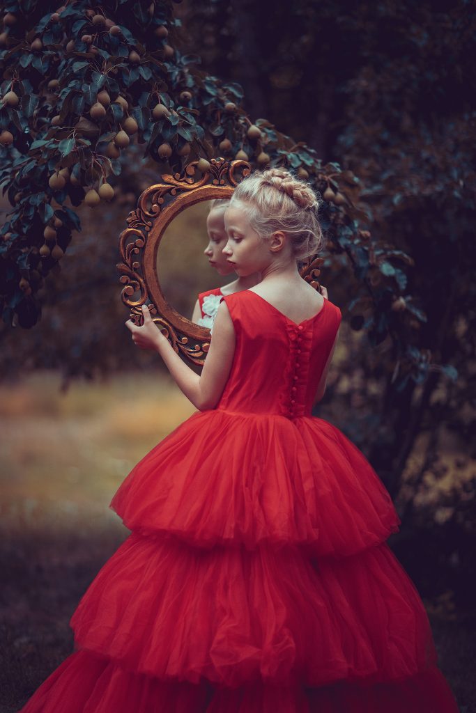 girl mirror red dress tytto peili piamariaarenius