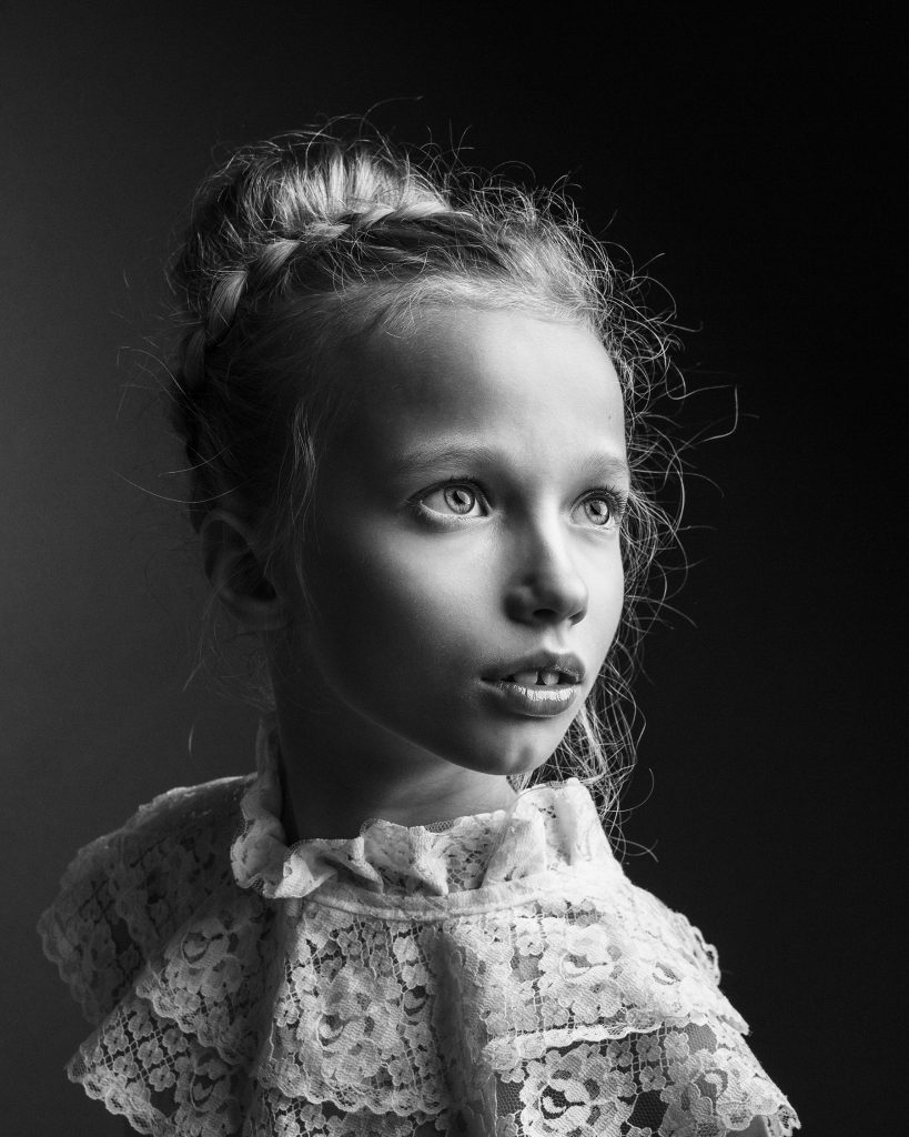 girl bw portrait