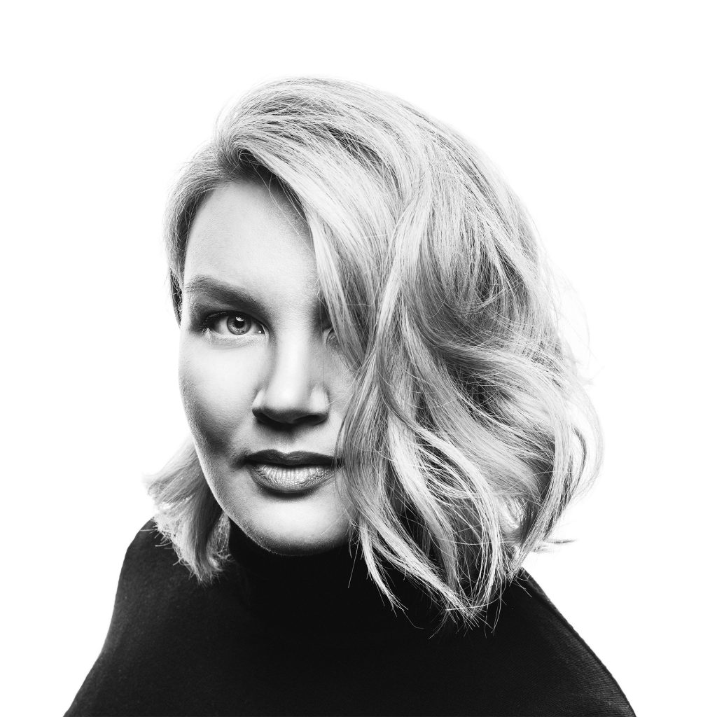 portrait bw kasvot mv piamariaarenius