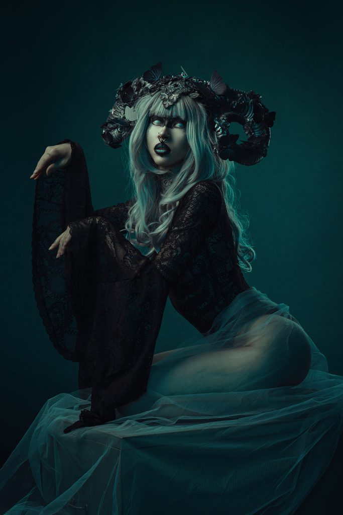 Dark Faun onamariamisera piamariaarenius