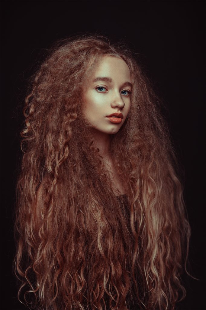 Curly hair portrait piamariaarenius
